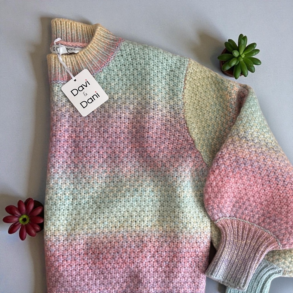 NEW - Davi & Dani Soft Pastel Women's Sweater